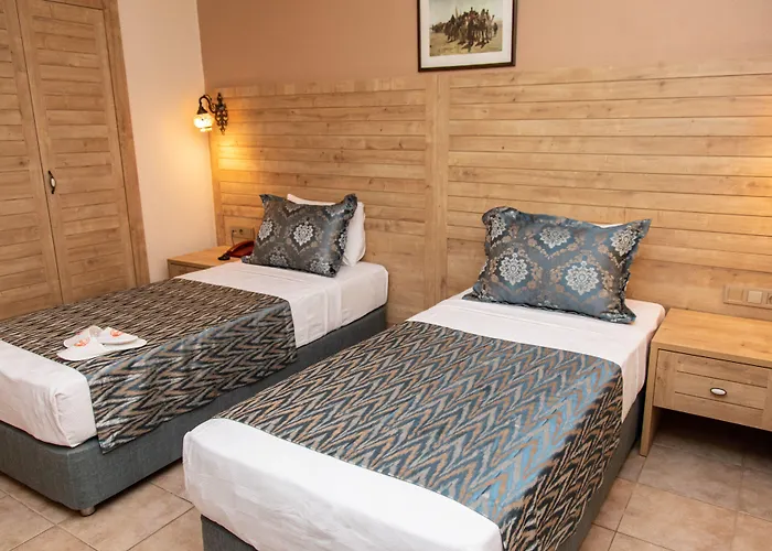 Portakal Hotell 3*